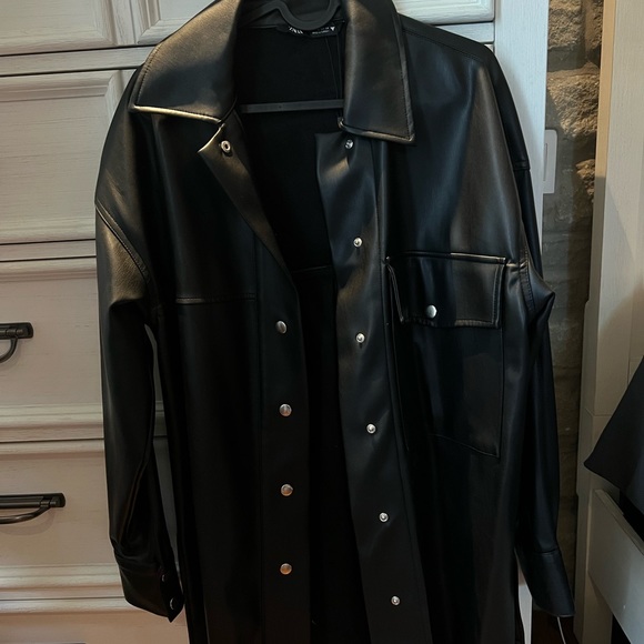 Zara Black Faux Leather Shacket - Picture 3 of 3
